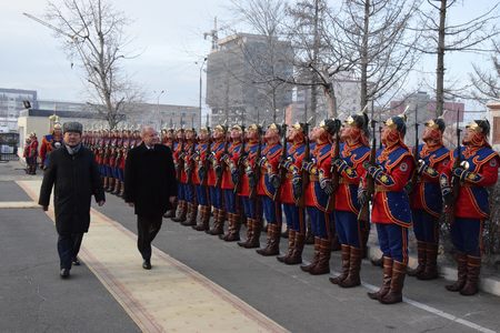 Унгарт сурах цэргийн алба хаагчдын тоог нэмэх тухай ярилцжээ