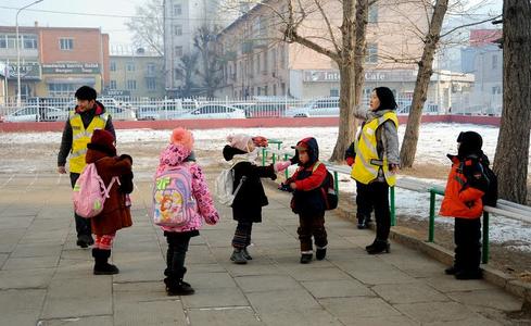 “Сургуулийн цагдаа” гэмт хэргийг 25 хувиар бууруулсан