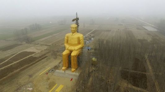 Маогийн 36 метр өндөр хөшөөг нураажээ