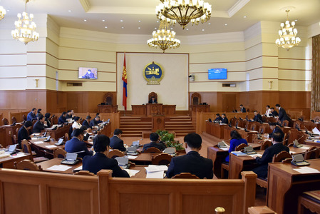 Төрийн албаны хуулийн төслийг үргэлжлүүлэн хэлэлцэж байна 