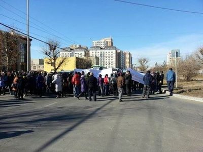 Жагсаалын улмаас зам түгжрэв