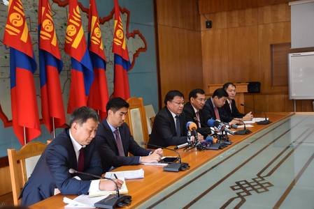 Зам тээврийн хөгжлийн яам 100 хоногийн ажлаа тайлагналаа