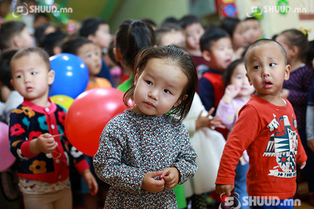 “Маамуу нааш ир” дууг нэгэн зэрэг дууллаа