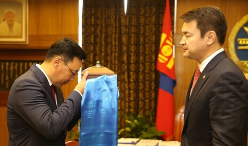 Ч.Сайханбилэг, Ж.Эрдэнэбат хоёрын хэн нь сайн ажилласан вэ