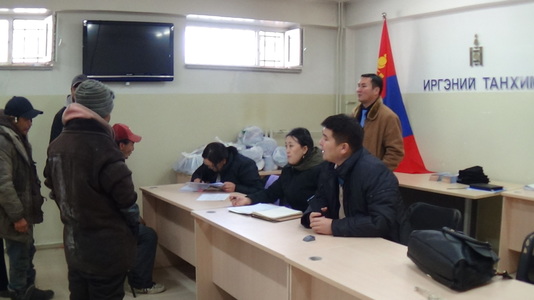 Иргэдэд үнэгүй хуулийн зөвлөгөө өгнө