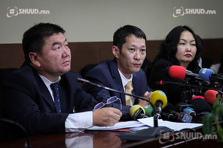 Арабууд төлбөрөө төлж шонхор барьсан