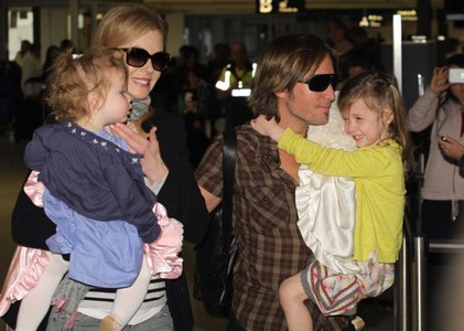 Кидман сэтгэл зүйчээс зөвлөгөө авч эхэлжээ