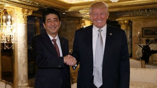 Абе, Трампийг магтжээ