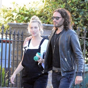 Рассел Брэнд  удахгүй аав болно