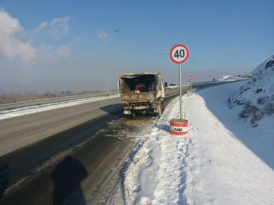 Халтиргаатай замд 600 кг давс байршуулжээ