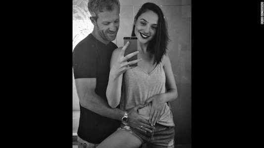 “Wonder Woman” киноны од жирэмсэн болжээ