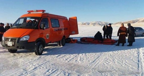 Тэрхийн цагаан нууранд аврах ажиллагаа явууллаа