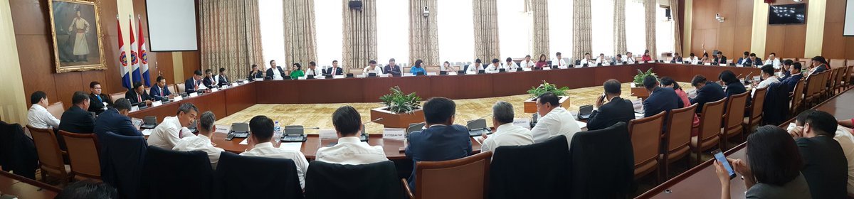 Хөгжлийн банкны хуулийг хэлэлцэж байна 
