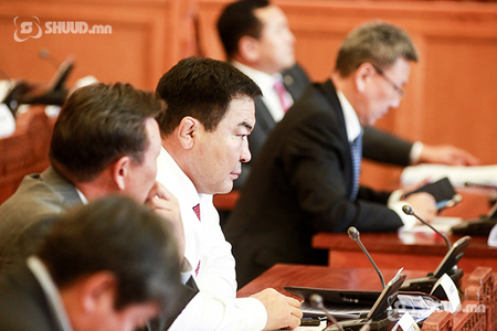 Д.Тогтохсүрэнг чөлөөлж, Б.Бат-Эрдэнийг баталлаа