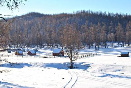 Зуслангийн байшиндаа үнэт хогшлоо бүү үлдээгээрэй