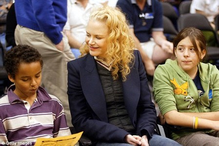 Николь Кидман эмээ болохыг хүсэв