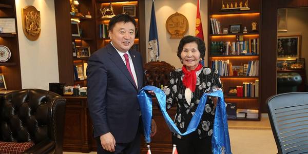 МУГЖ М.Долгорт орон сууцны түлхүүр гардууллаа