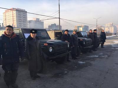 Аймгуудын цэргийн штабад автомашин хүлээлгэн өгөв