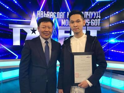 Б.Шижирбатад АНУ-д аялах эрх гардууллаа