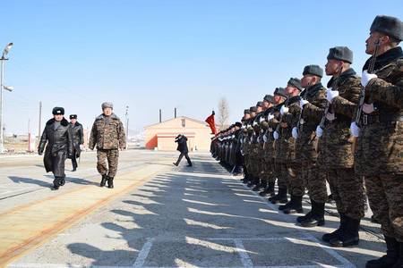 Хугацаат цэргүүд шинэ байранд оржээ