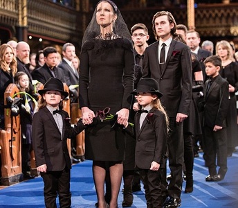 Селин Дион тоглолтоо хийнэ