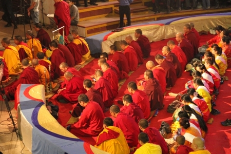  Бөхийн өргөөнд ном хурна