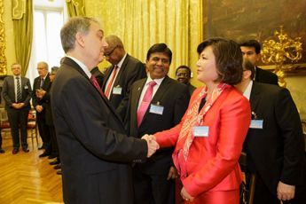 Ж.Баярцэцэг “Цаазын ялгүй дэлхий” сэдэвт хуралд оролцов