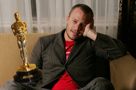 Хит Лежерийн оскарыг охинд нь өгнө