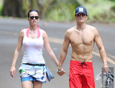 Блум, Перри нар Хавайд болзов