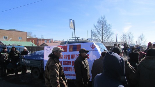 Туркчууд 400 тонн нүүрс тараана