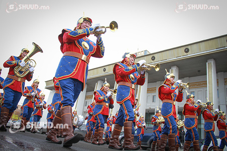 Монгол цэргийн өдөр: ХӨГЖИМТЭЙ ПАРАД АЛХЛАА