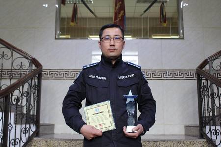 М.Батмөнх шилдэг мөрдөн байцаагчаар шалгарчээ