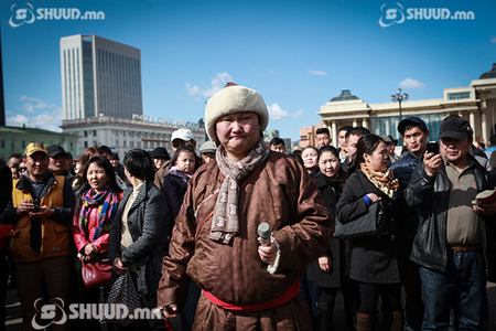 С.Жавхлан: Хамаатнууддаа өгчихгүй гэж найдаж байна