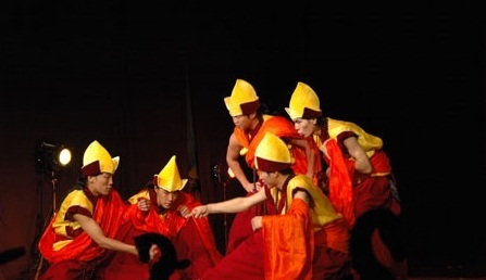  “Нүүдэл” бүжгэн жүжгийг тоглоно