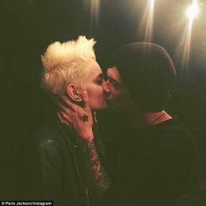 Жексоны охин төрсөн өдрөө даруухан тэмдэглэв