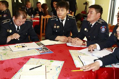  Цагдаа нар хэлний мэдлэгээ дээшлүүлж байна