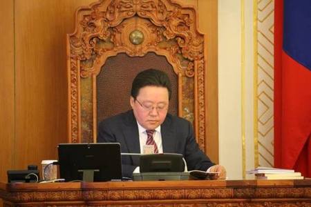 Ерөнхийлөгч чуулганы хуралдаанд оролцож байна
