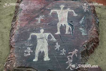  Хадны зургийн үзэсгэлэн дэлгэгдлээ