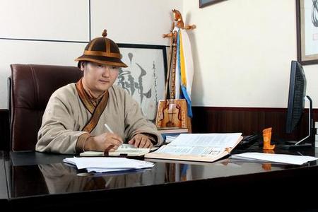 С.Жавхлан бие даан нэр дэвшинэ