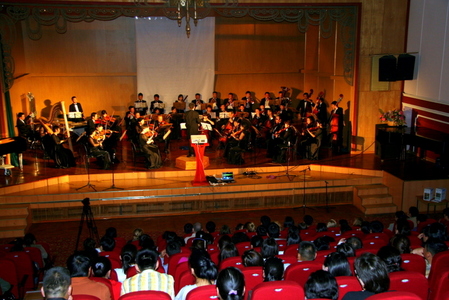 “Хөх тэнгэрийн удамт салхин аялгуу” эгшиглэнэ