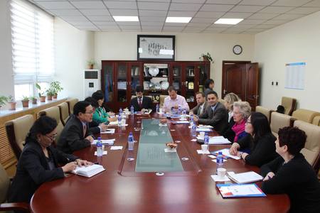 Сонгуулийг 300 орчим ажиглагч ажиглана