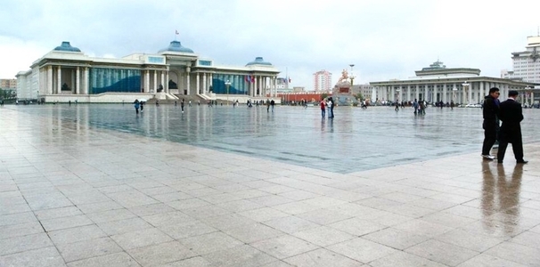 Чингисийн талбайн баруун талын замыг хэсэгчлэн хаана