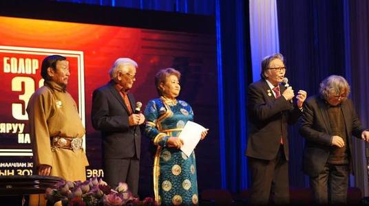 “Болор цом”-ын эзэд чуулна