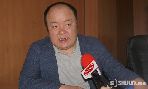 Л.Ганбат:  Өмнөх оны төгсөгчид хариуцлагагүй байна