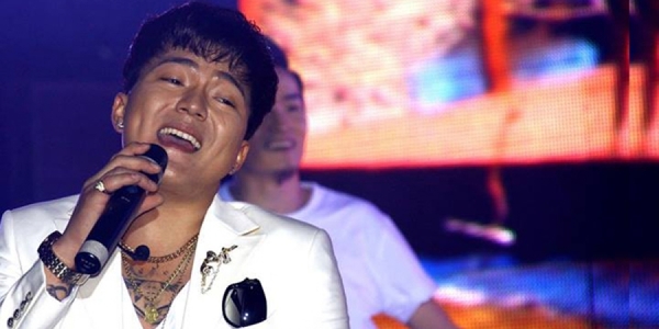 “CLUB24” ресторанд  дуучин Б.Амархүү нэгдэхээр уригджээ