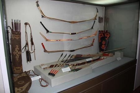 Хүннүгийн үеийн нум, сумыг үзэсгэлэнд дэлгэв