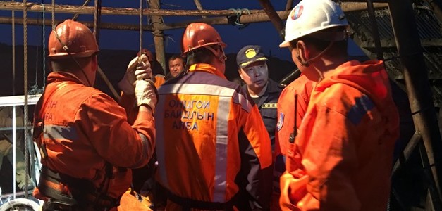  Аврагчид таван уурхайчны амь насыг аврав