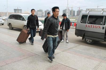 Гадаадын 313 иргэнийг албадан гаргажээ 