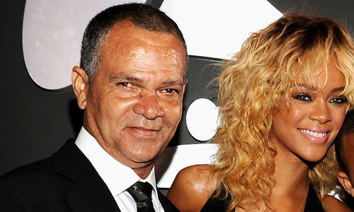 Рианна аавыгаа баярлуулав