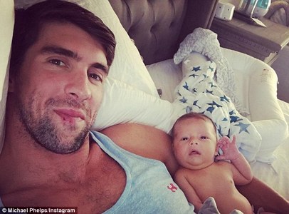 Майкл Фелпс хүүгээ гайхуулав